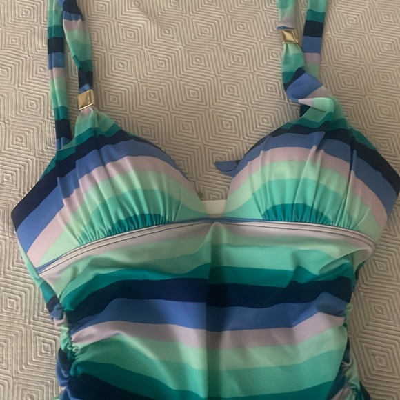 Victoria Secret Swimsuit - Picture 2 of 9